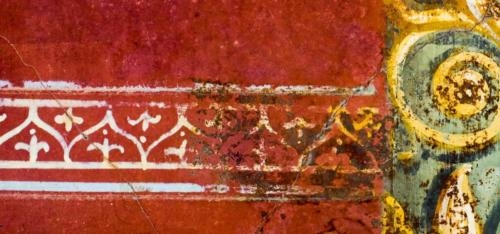 Détail de décoration murale à la Villa de Moregine (près de Pompéi), exposé à la grande palestre de Pompéi.